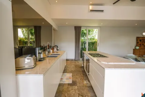 4 bedrooms Villa in South Denpasar, Denpasar, Indonesia No. 13239 13