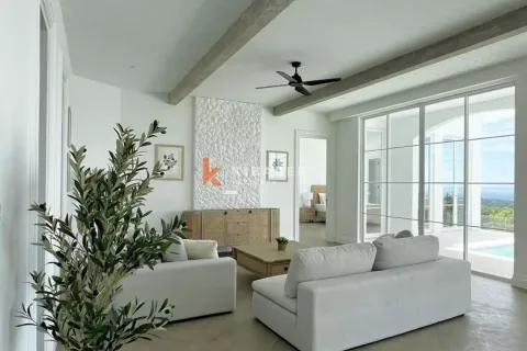 4 bedrooms Villa in Ungasan, Badung, Indonesia No. 13233 2