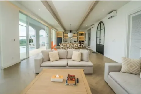 4 bedrooms Villa in Ungasan, Badung, Indonesia No. 13233 6