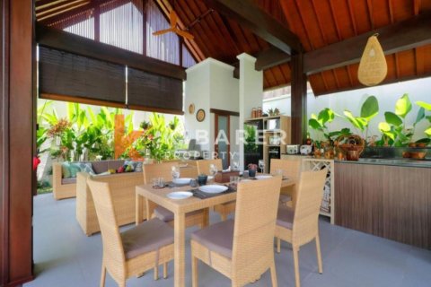 4 bedrooms Villa in Ungasan, Badung, Indonesia No. 12558 10