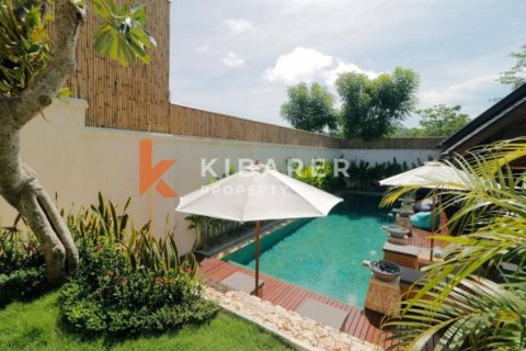 4 bedrooms Villa in Ungasan, Badung, Indonesia No. 12558 6