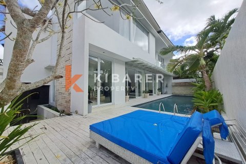 4 bedrooms Villa in Ungasan, Badung, Indonesia No. 13043
