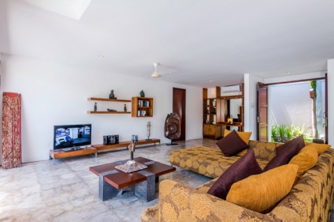 3 bedrooms Villa in Canggu, Badung, Indonesia No. 1482 11