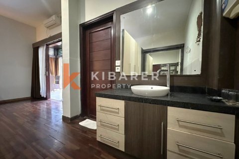 Вилла с 4 спальнями в Легиан, Kuta, Бадунг, Индонезия № 12884 6