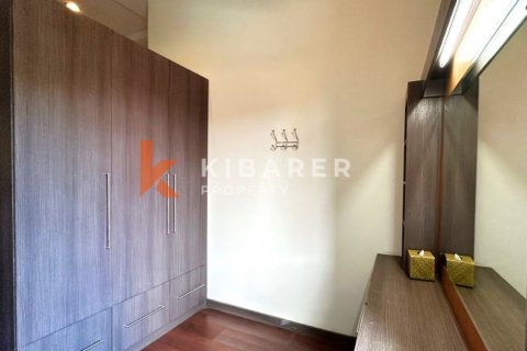 Вилла с 4 спальнями в Легиан, Kuta, Бадунг, Индонезия № 12884 12