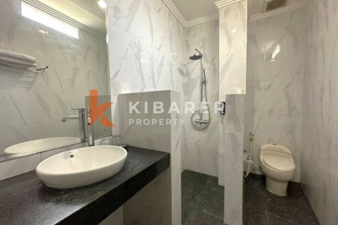 Вилла с 4 спальнями в Легиан, Kuta, Бадунг, Индонезия № 12884 28