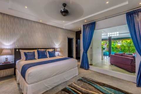 4 bedrooms Villa in Seminyak, Badung, Indonesia No. 976 14