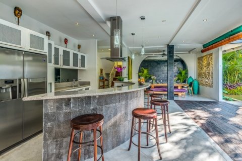 4 bedrooms Villa in Seminyak, Badung, Indonesia No. 976 3