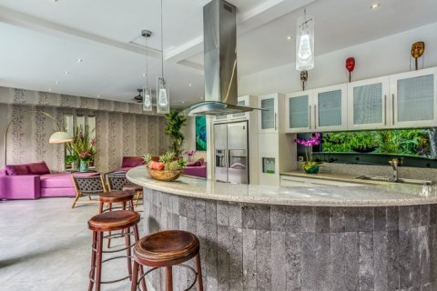 4 bedrooms Villa in Seminyak, Badung, Indonesia No. 976 5