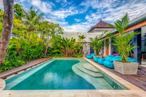 4 bedrooms Villa in Seminyak, Badung, Indonesia No. 976