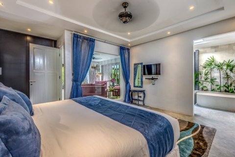 4 bedrooms Villa in Seminyak, Badung, Indonesia No. 976 10