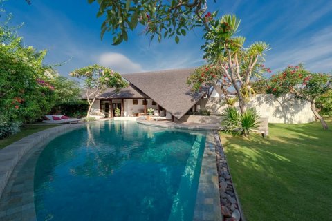 3 bedrooms Villa in Seminyak, Badung, Indonesia No. 979 9