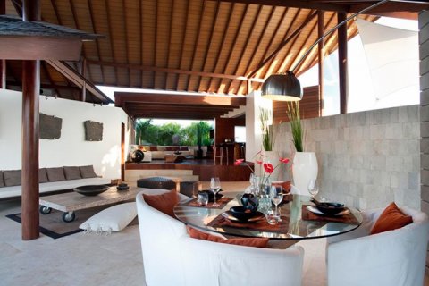 3 bedrooms Villa in Seminyak, Badung, Indonesia No. 979 4