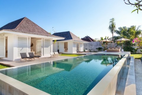 Вилла с 5 спальнями в Canggu, Бадунг, Индонезия № 977 2