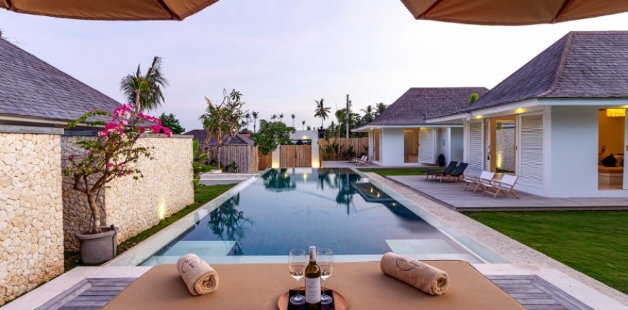Вилла с 5 спальнями в Canggu, Бадунг, Индонезия № 977