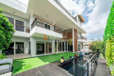 3 bedrooms Villa in Canggu, Badung, Indonesia No. 12472