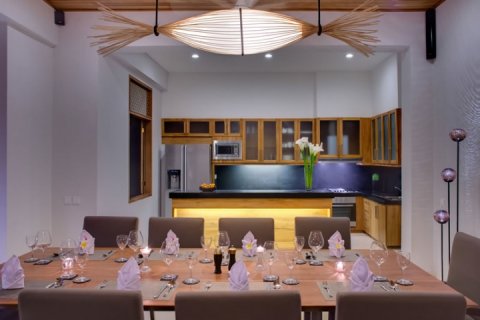 6 bedrooms Villa in Seminyak, Badung, Indonesia No. 724 4