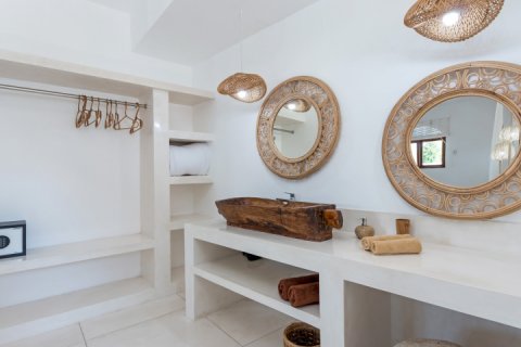 Вилла с 3 спальнями в Seminyak, Бадунг, Индонезия № 1427 22