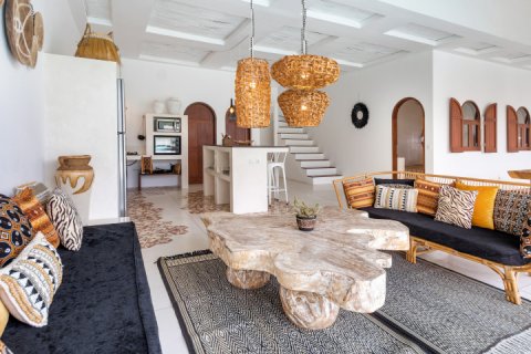Вилла с 3 спальнями в Seminyak, Бадунг, Индонезия № 1427 4