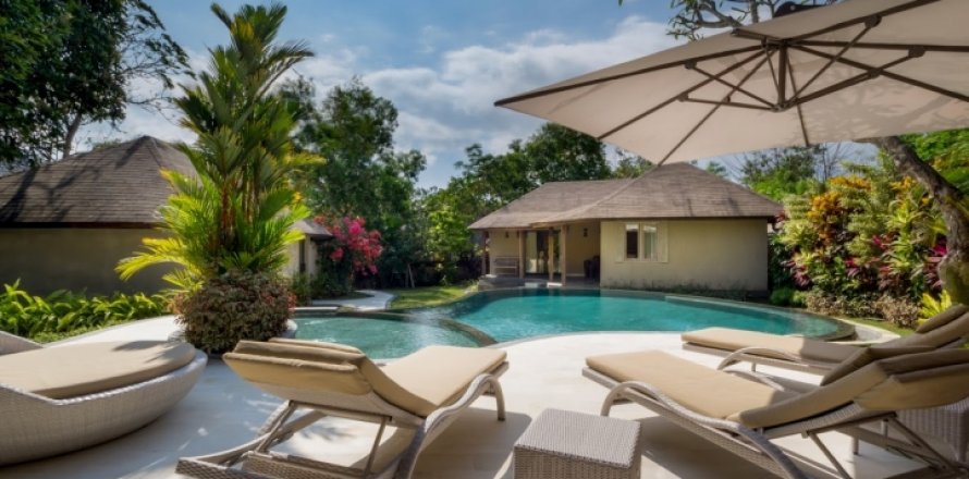 2 bedrooms Villa in South Kuta, Badung, Indonesia No. 1424