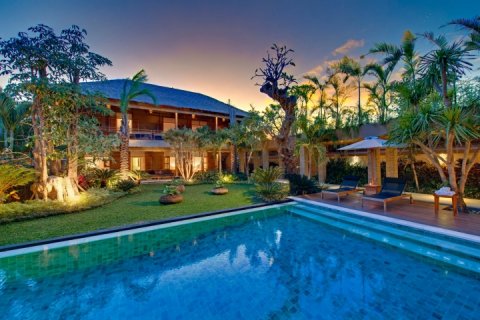 Вилла с 10 спальнями в Seminyak, Бадунг, Индонезия № 621 11