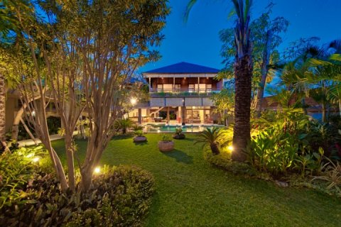 Вилла с 10 спальнями в Seminyak, Бадунг, Индонезия № 621 12