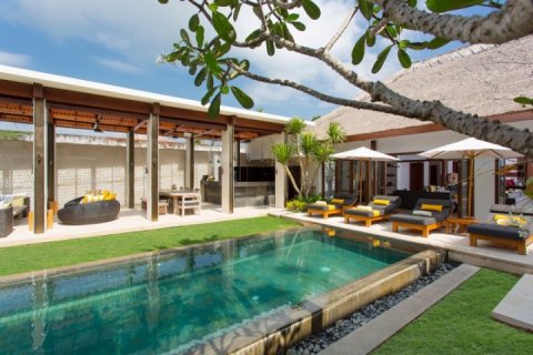 6 bedrooms Villa in Seminyak, Badung, Indonesia No. 625 2