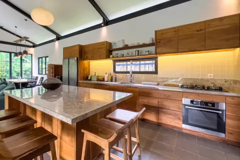 4 bedrooms Villa in Kediri, Indonesia No. 10717 10