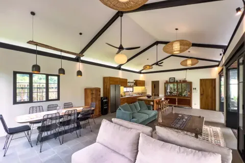 4 bedrooms Villa in Kediri, Indonesia No. 10717 8