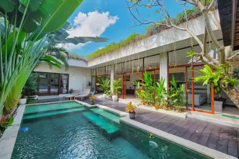 3 bedrooms Villa in Tibubeneng, Badung, Indonesia No. 10715