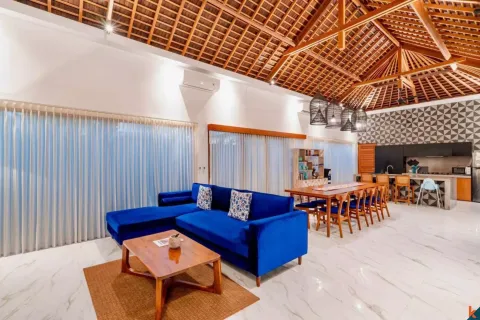 4 bedrooms Villa in Canggu, Badung, Indonesia No. 11032 2
