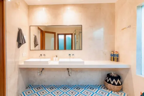 4 bedrooms Villa in Canggu, Badung, Indonesia No. 11032 6