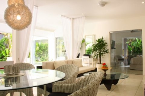 6 bedrooms Villa in Seminyak, Badung, Indonesia No. 927 19