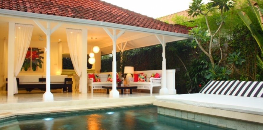 6 bedrooms Villa in Seminyak, Badung, Indonesia No. 927