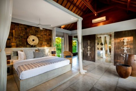 5 bedrooms Villa in Canggu, Badung, Indonesia No. 928 8