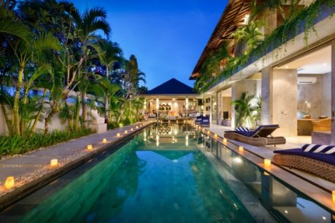 5 bedrooms Villa in Canggu, Badung, Indonesia No. 928 18
