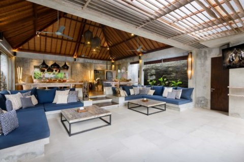 5 bedrooms Villa in Canggu, Badung, Indonesia No. 928 3