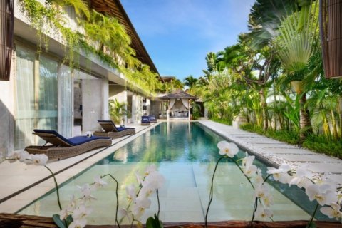 5 bedrooms Villa in Canggu, Badung, Indonesia No. 928 2