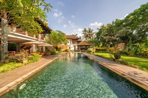 Вилла с 4 спальнями в Seminyak, Бадунг, Индонезия № 930 2