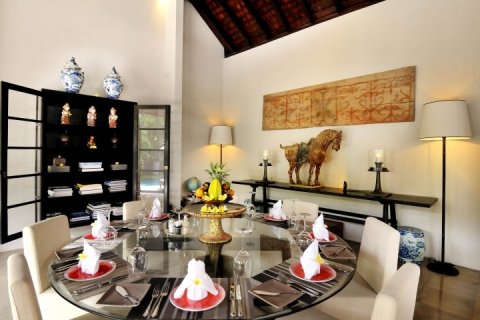 4 bedrooms Villa in Seminyak, Badung, Indonesia No. 932 6