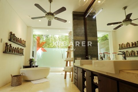 5 bedrooms Villa in Canggu, Badung, Indonesia No. 12882 17