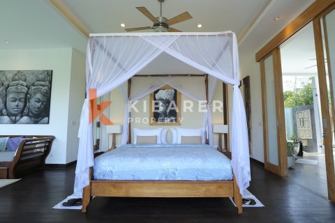 5 bedrooms Villa in Canggu, Badung, Indonesia No. 12882 3