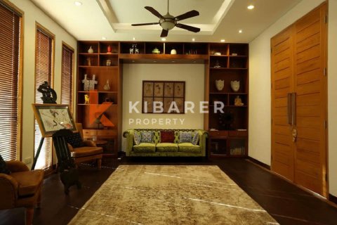 5 bedrooms Villa in Canggu, Badung, Indonesia No. 12882 8