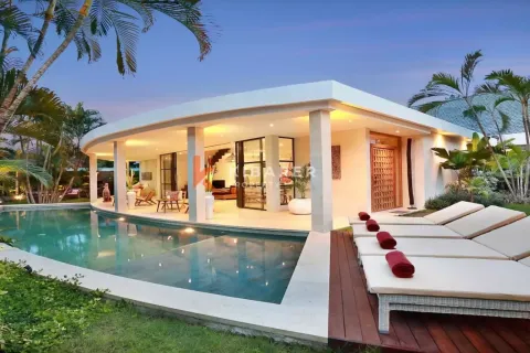 4 bedrooms Villa in Kerobokan, Badung, Indonesia No. 12117 3