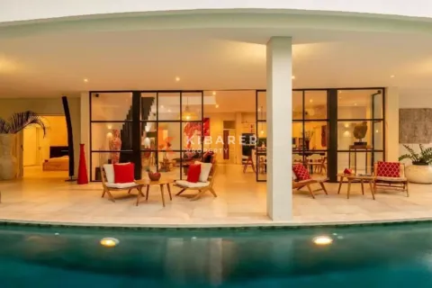 4 bedrooms Villa in Kerobokan, Badung, Indonesia No. 12117 4