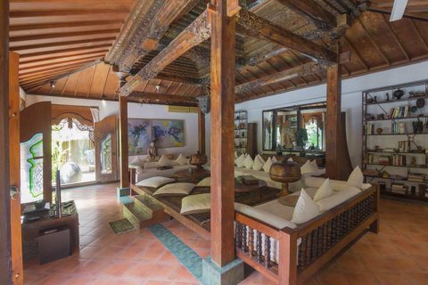 Вилла с 6 спальнями в Легиан, Kuta, Бадунг, Индонезия № 7764 7