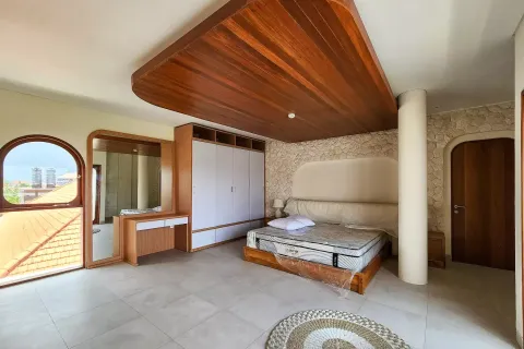 4 bedrooms Villa in Canggu, Badung, Indonesia No. 10160 16