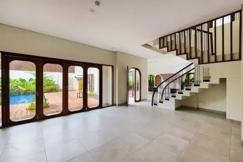 4 bedrooms Villa in Canggu, Badung, Indonesia No. 10160 8