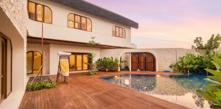 4 bedrooms Villa in Canggu, Badung, Indonesia No. 10160