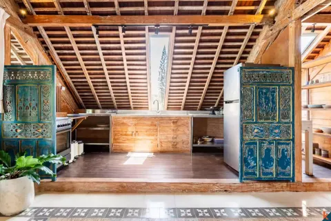 5 bedrooms Villa in Canggu, Badung, Indonesia No. 10159 16